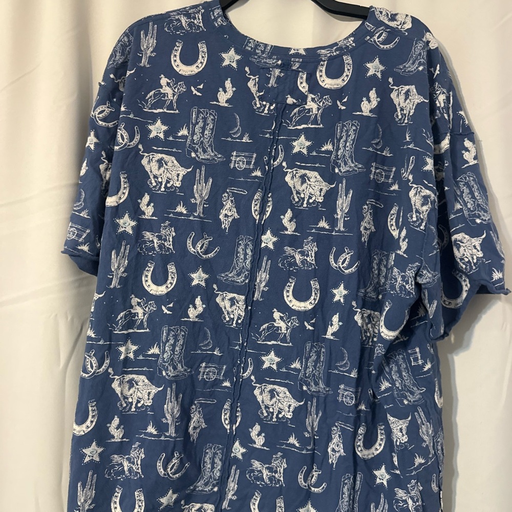 We The Free Navy Graphic Top